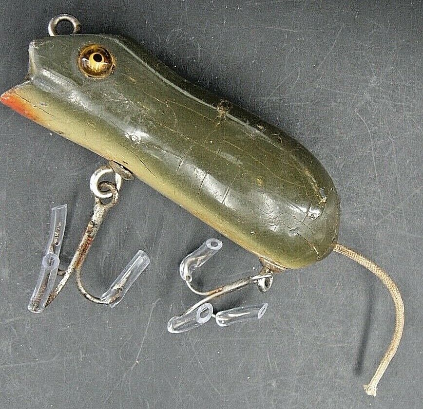 SOLD= 0174:: 1940s Fishing, Crank Bait, little grey mouse bass pike walleye pickerel fishing lure - Mark C. Grove SOLD= 0174:: 1940s Fishing, Crank Bait, little grey mouse bass pike walleye pickerel fishing lure - Mark C. Grove