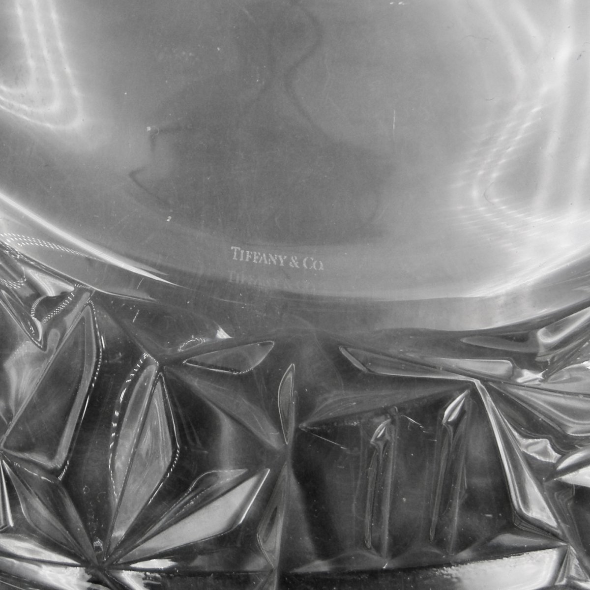 0495:: Year 2000 Platter, Tiffany & Company, clear crystal cut glass: 12" in diameter - Image 4