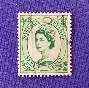 1335:: Stamps, GB, 1952-1954, yellow-green 7p, Queen Elizabeth II, cancelled