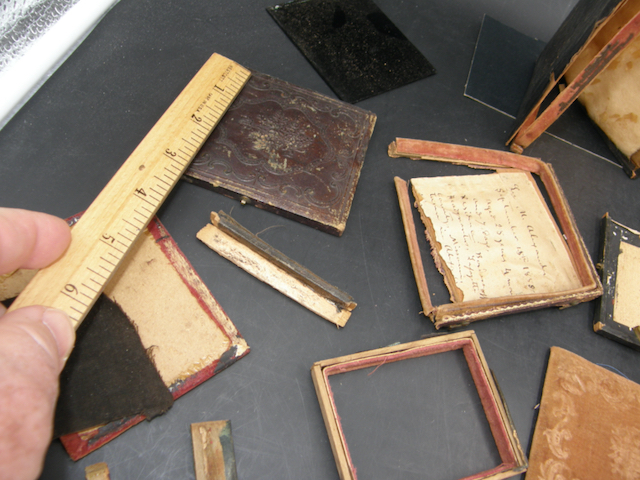 =SOLD= 2019:: boxed lot of ANTIQUE hard image case parts. - Image 5