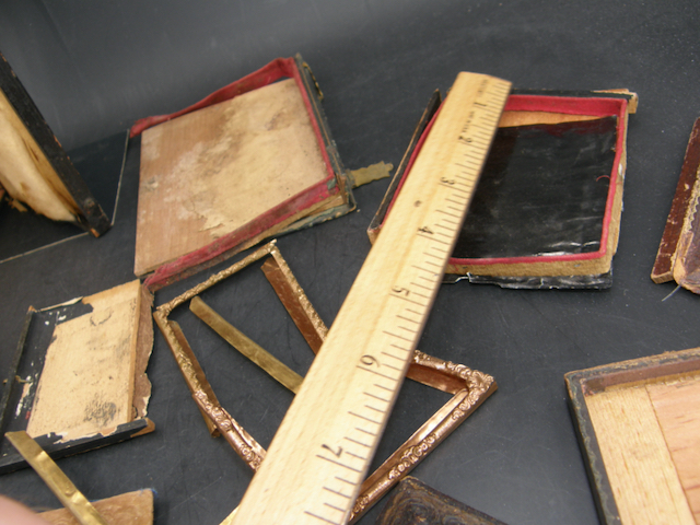 =SOLD= 2019:: boxed lot of ANTIQUE hard image case parts. - Image 9
